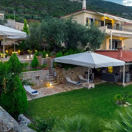 Haven United فيلة Epidaurus