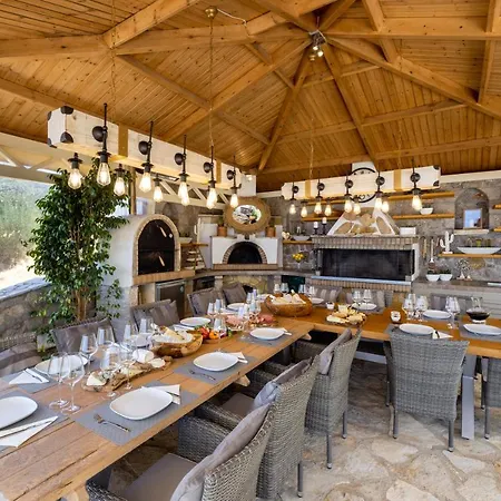 Haven United Villa *