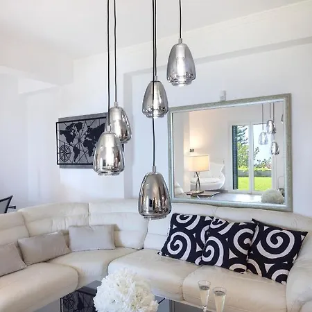 Вилла Haven United *